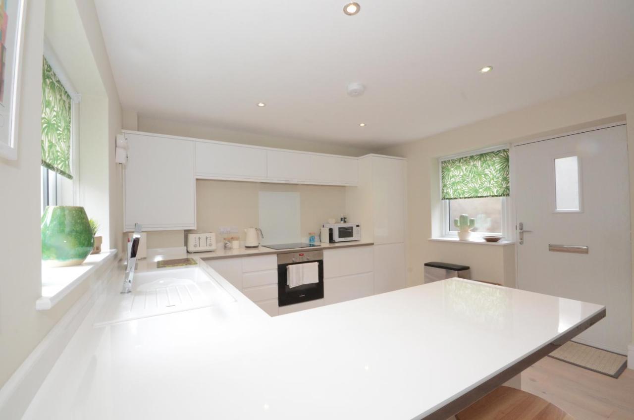 The Mews - 2 Bedroom Luxury, Spacious House With Free Parking York