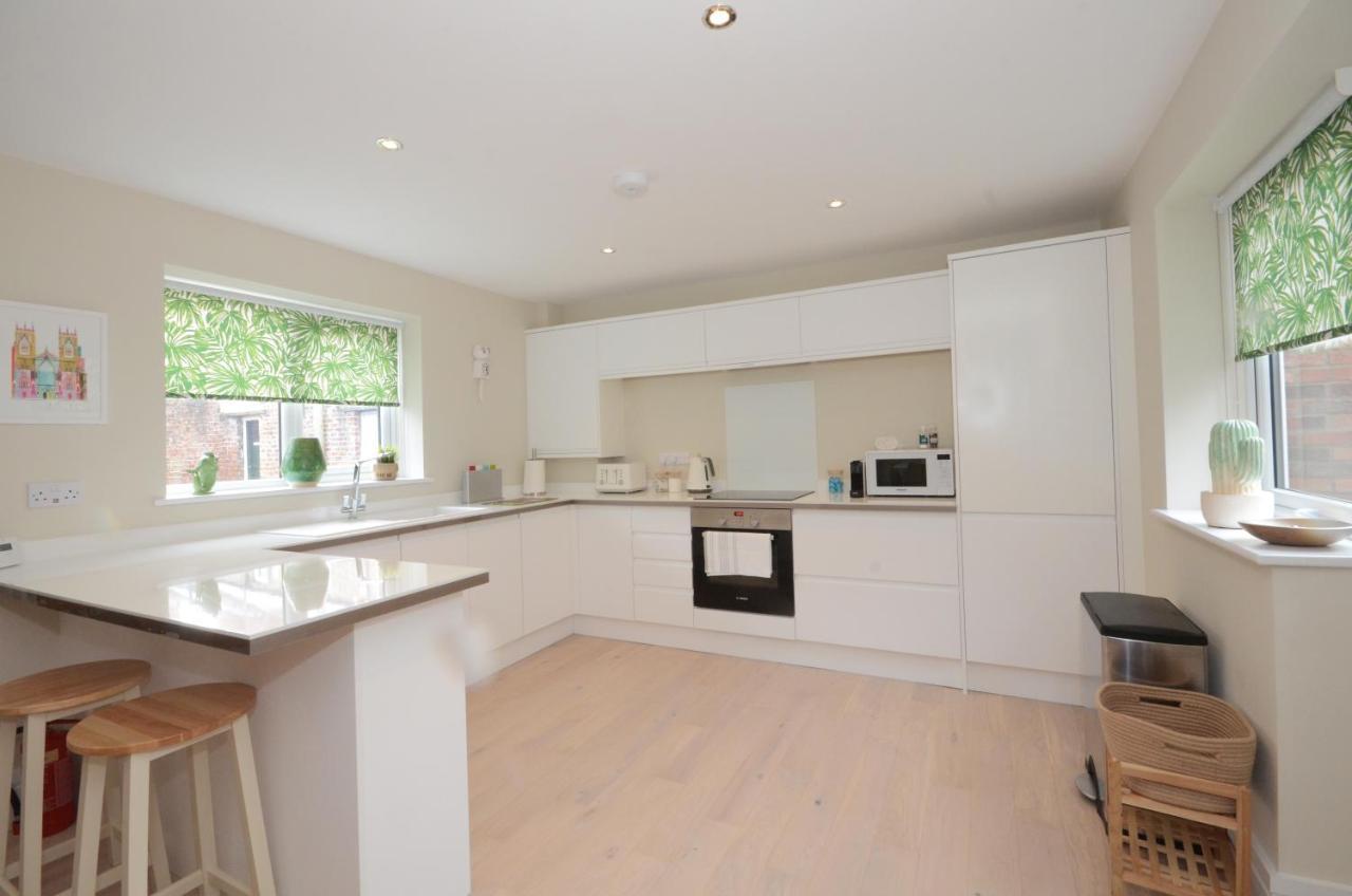 Holiday home The Mews - 2 Bedroom Luxury, Spacious House With Free Parking York
